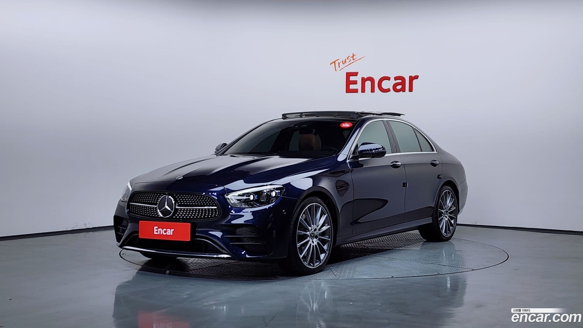 Main__Slider__Photo:E-Class Mercedes-Benz 2021.3-0