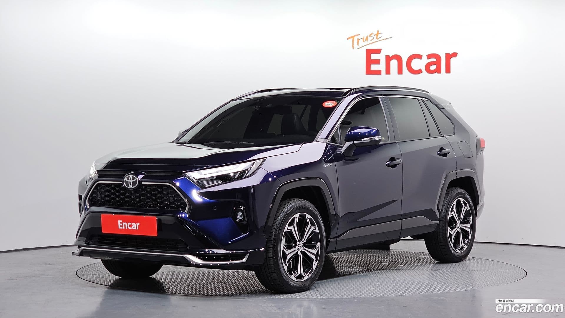 Main__Slider__Photo:RAV4 Toyota 2025.10-0
