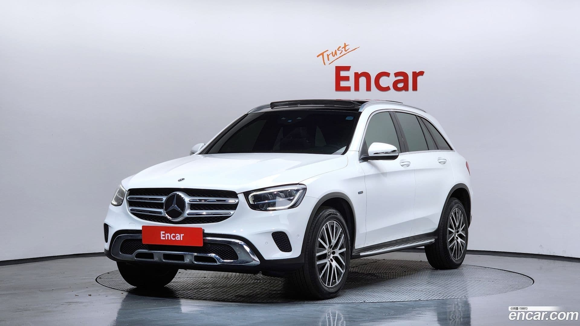 Main__Slider__Photo:GLC-Class Mercedes-Benz 2020.11-0