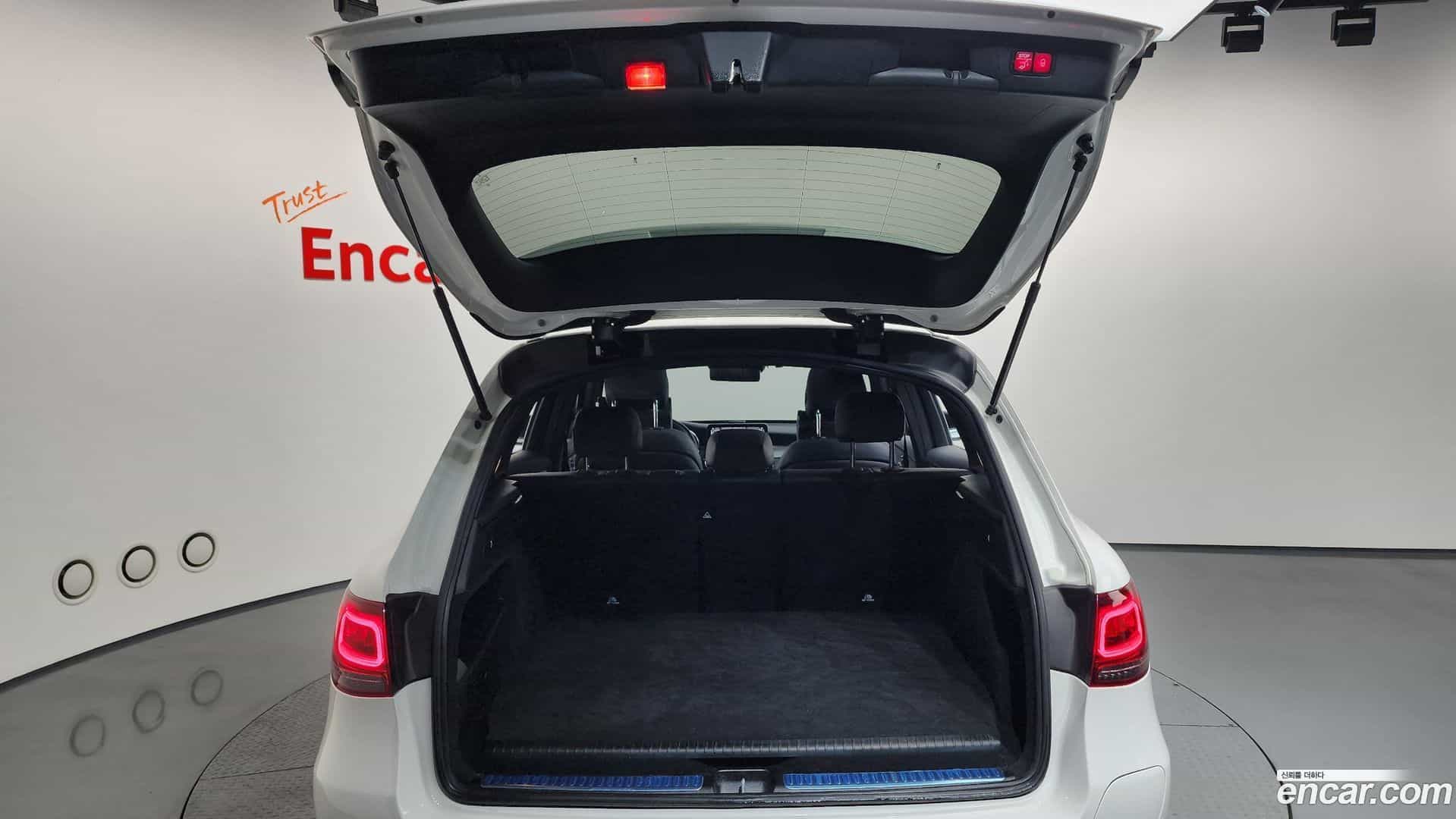 GLC-Class Mercedes-Benz 2020.11-OPTION-024