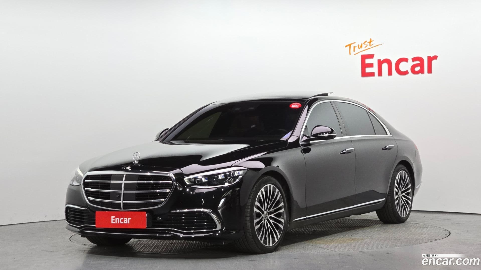 Main__Slider__Photo:S-Class Mercedes-Benz 2021.8-0
