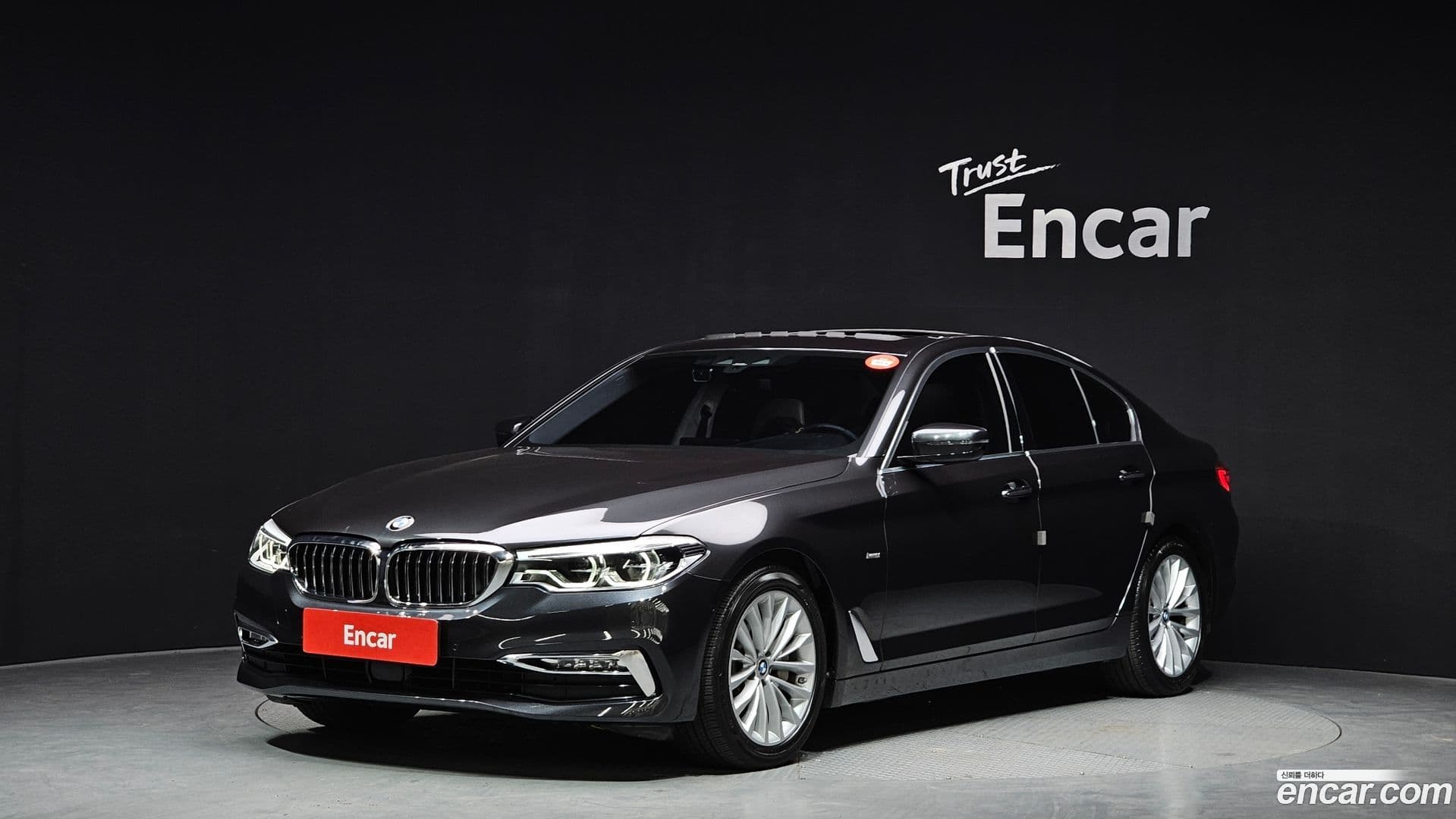 Main__Slider__Photo:5-Series BMW 2018.6-0