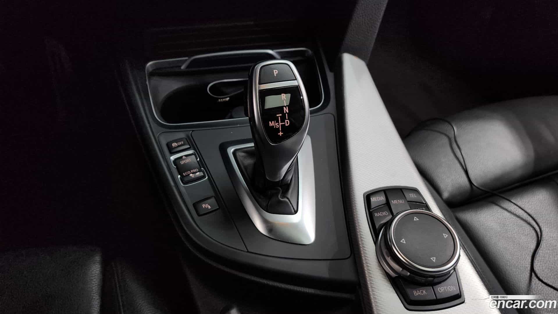 3-Series BMW 2015.11-INNER-009