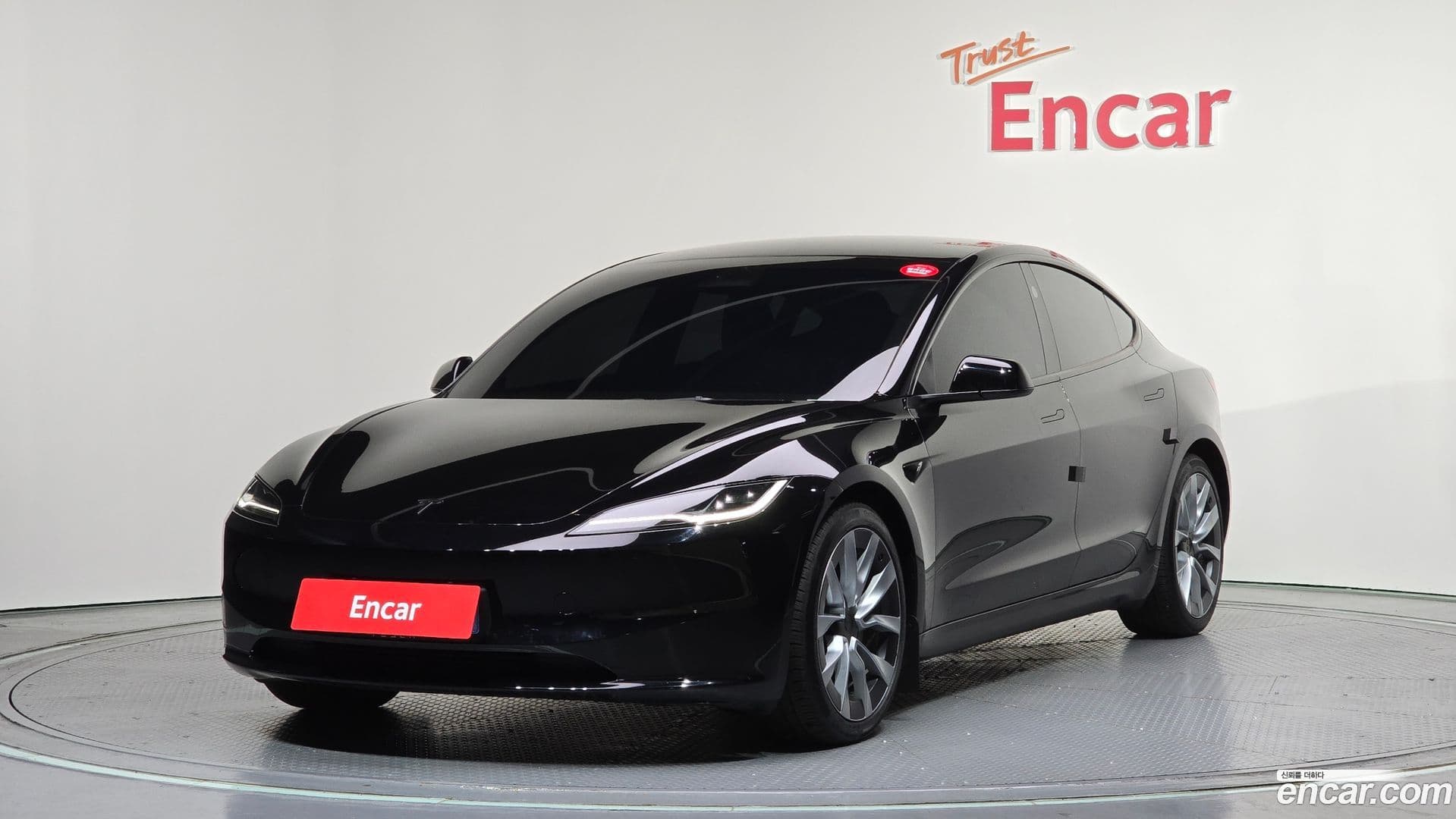 Main__Slider__Photo:Model 3 Tesla 2025.2-0