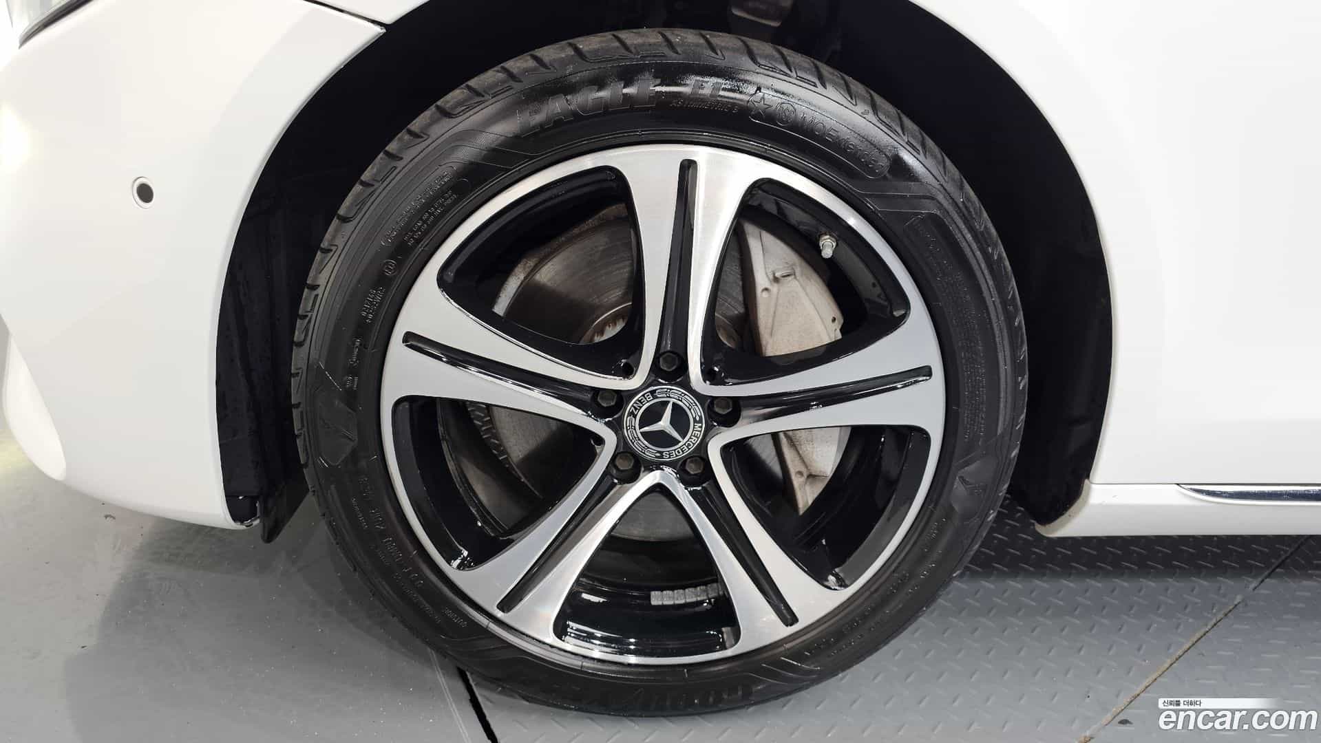 E-Class Mercedes-Benz 2017.7-OUTER-005