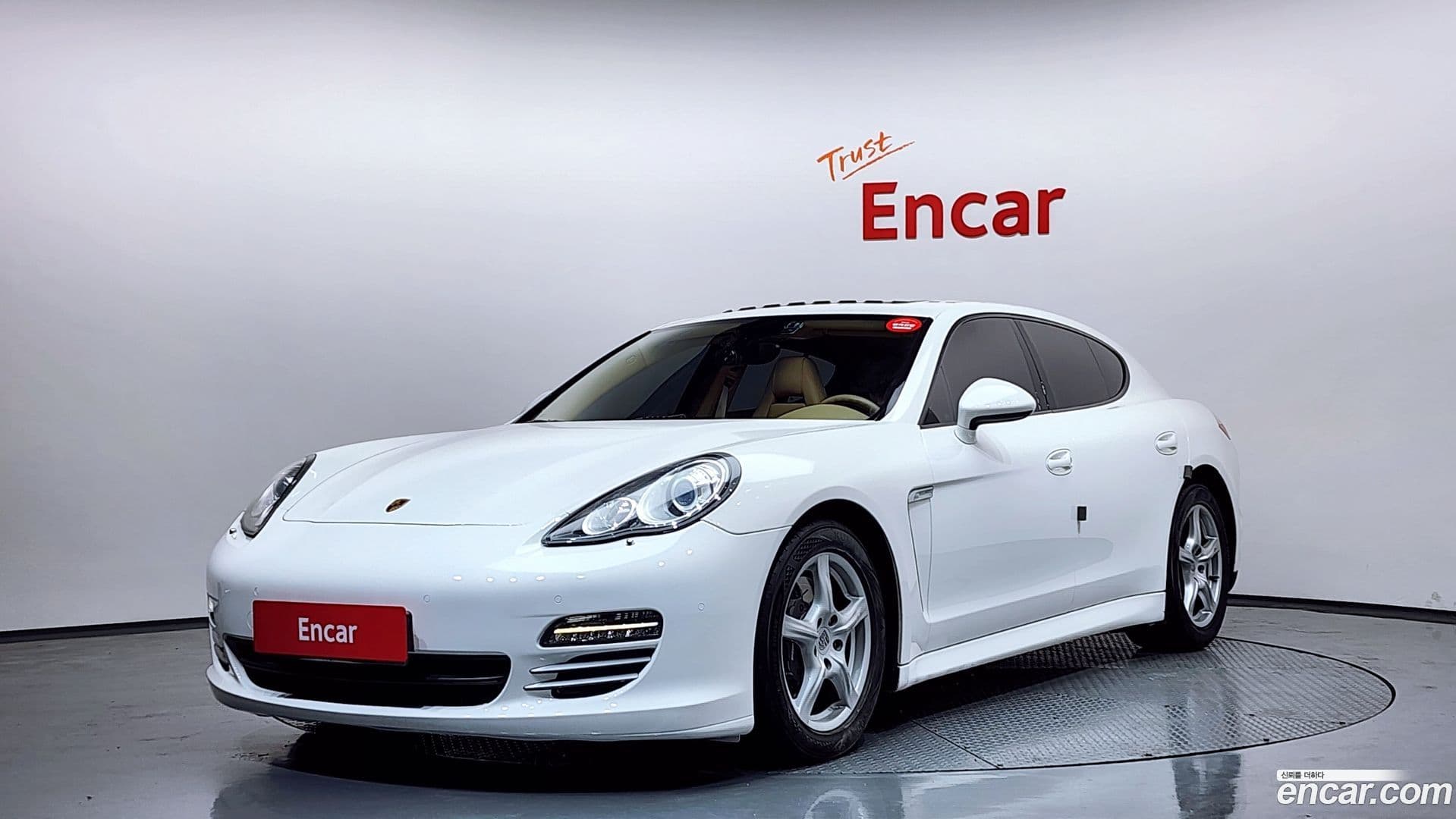 Main__Slider__Photo:Panamera Porsche 2011.0-0