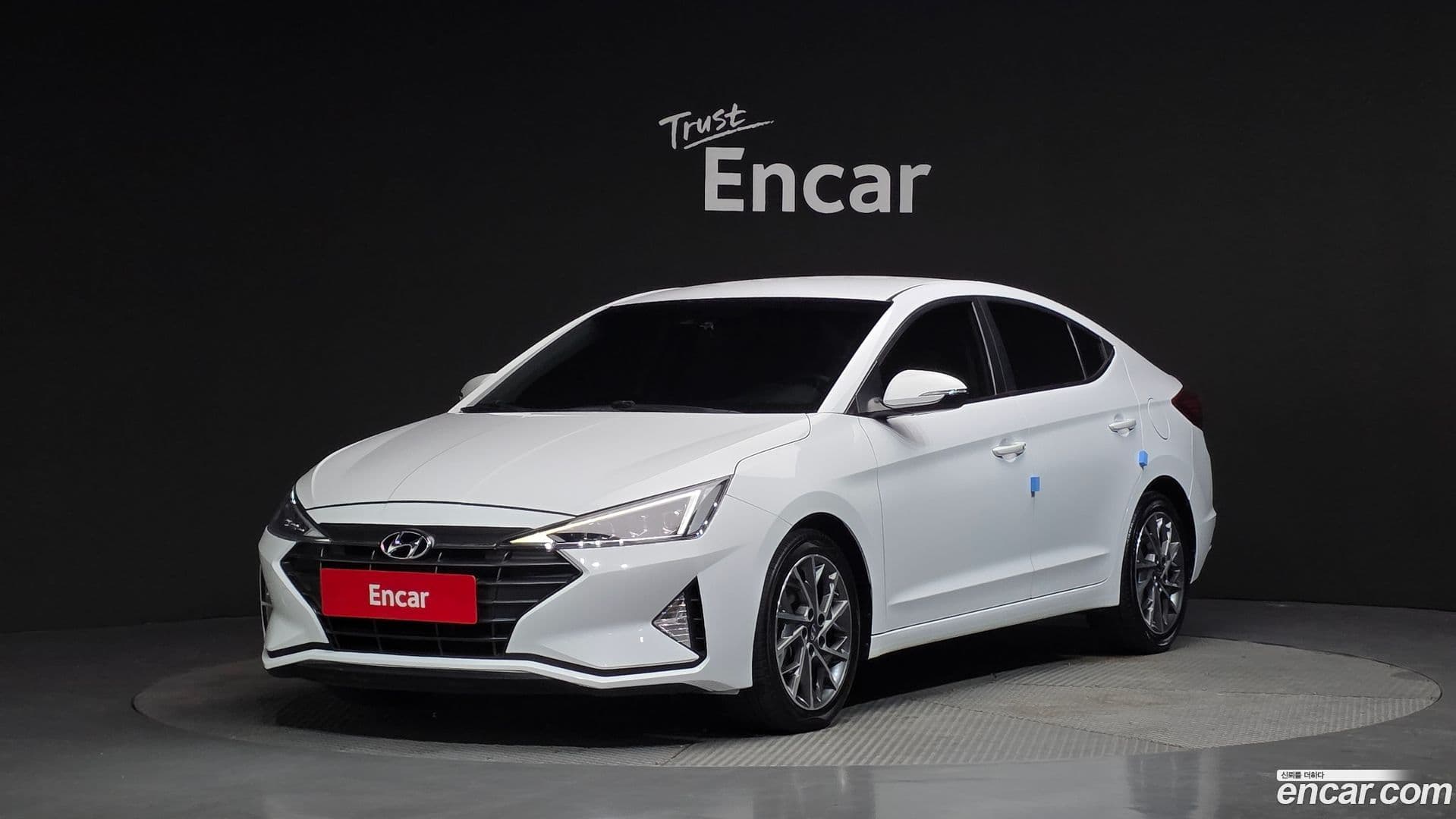 Main__Slider__Photo:AVANTE Hyundai 2018.8-0