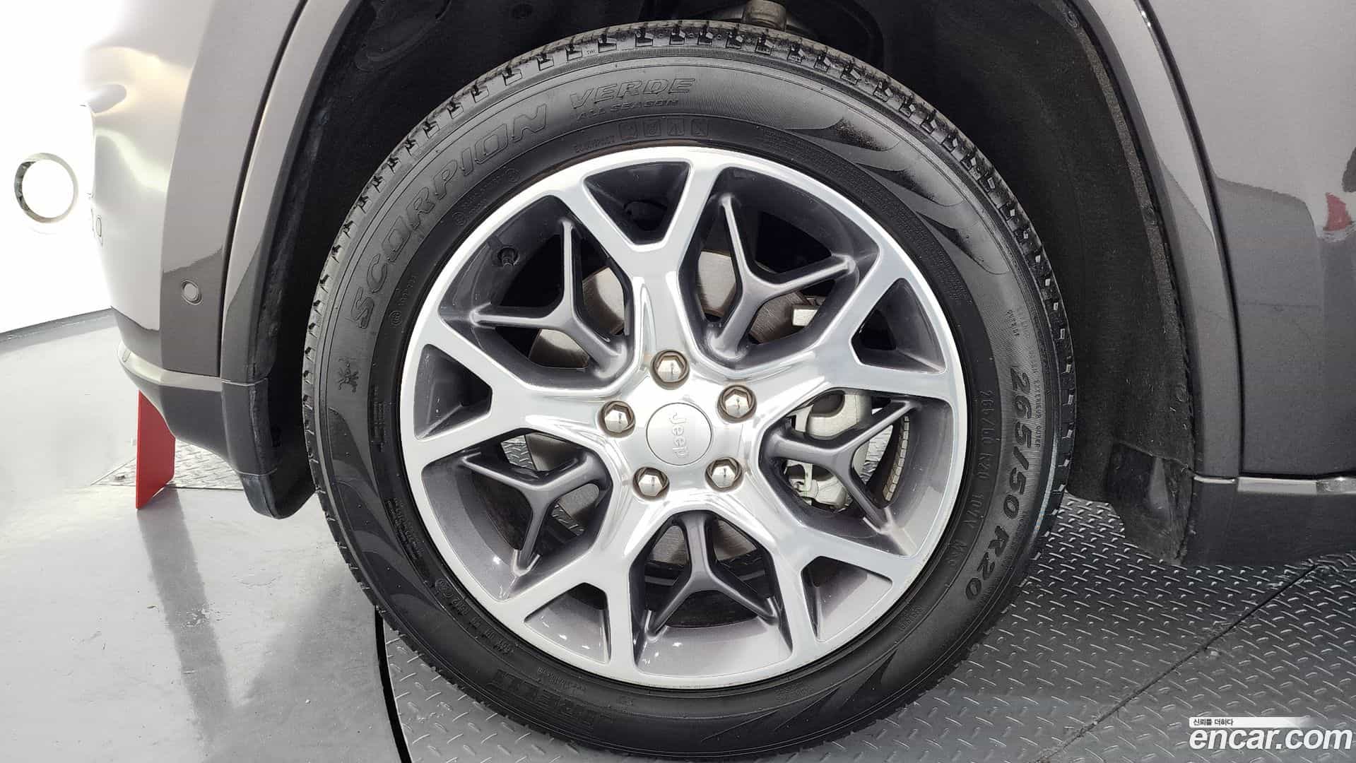 Cherokee Jeep 2021.0-OUTER-005