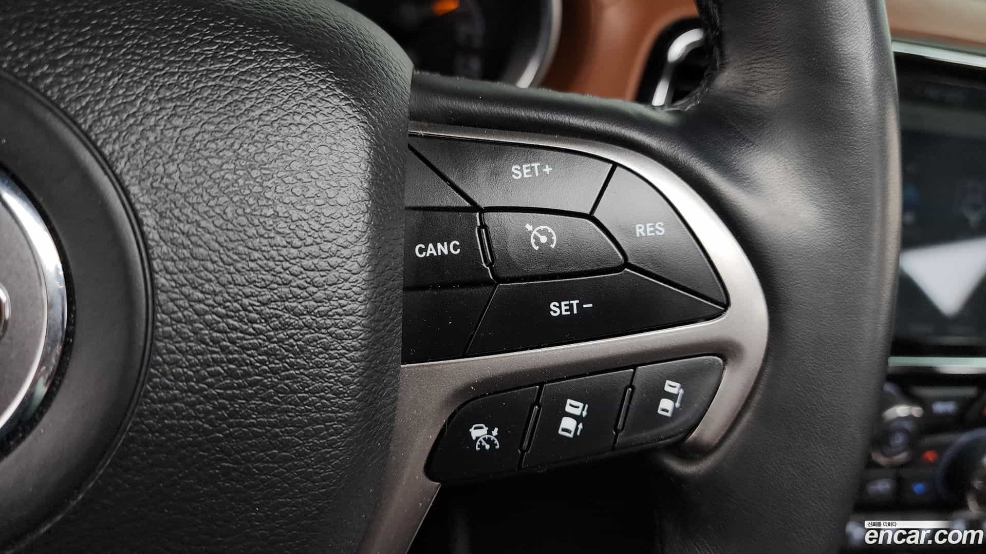 Cherokee Jeep 2021.0-OPTION-021