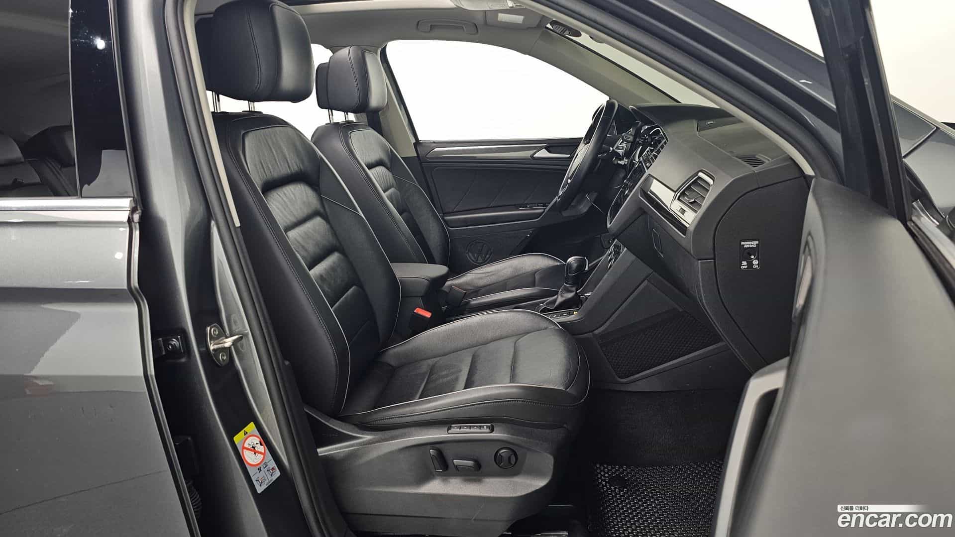 Tiguan Volkswagen 2020.5-INNER-010