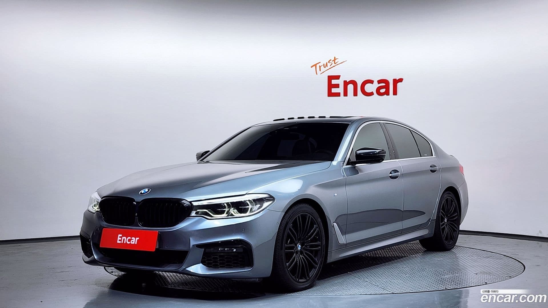 Main__Slider__Photo:5-Series BMW 2019.4-0