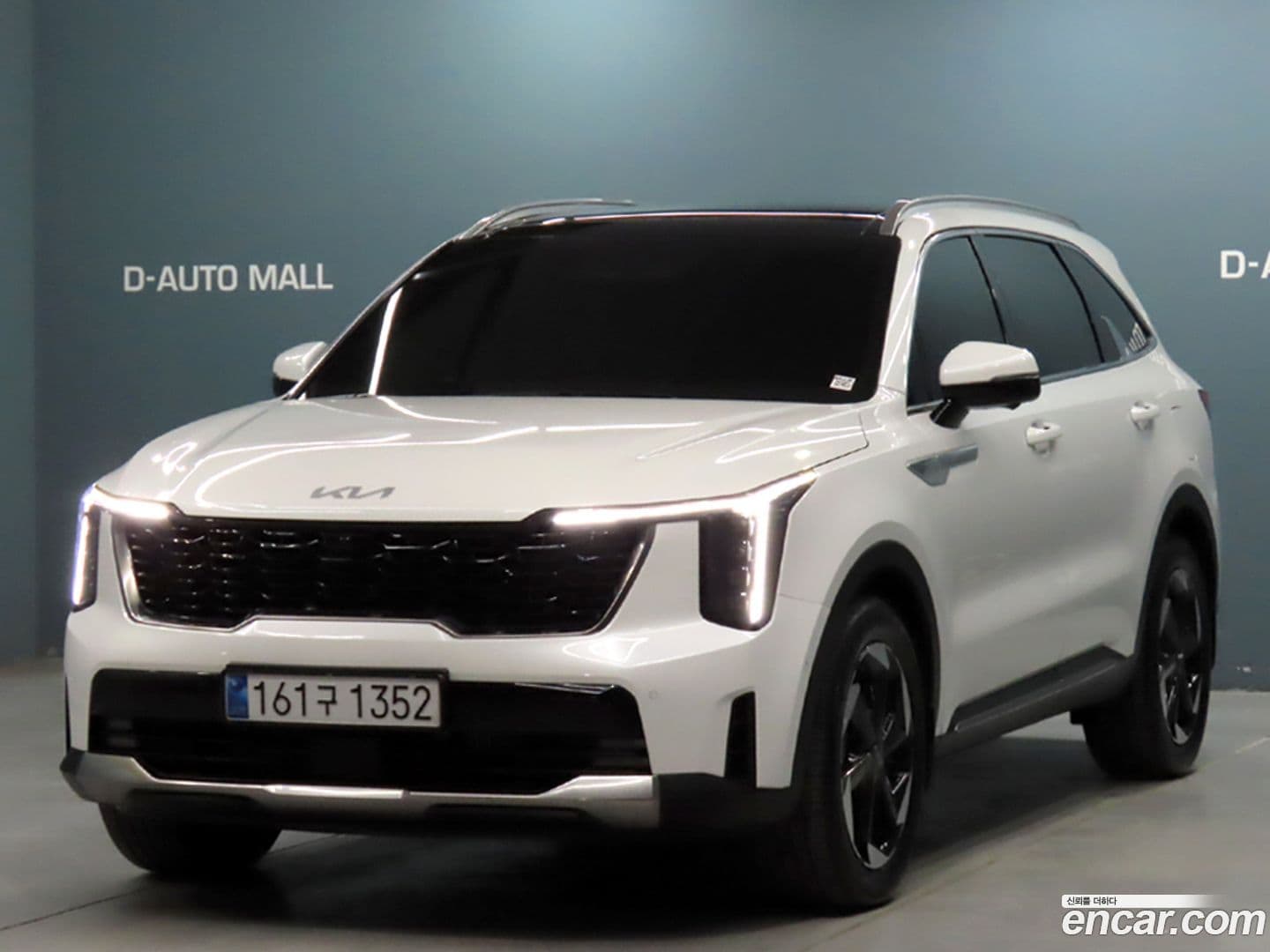 Main__Slider__Photo:Sorento Kia 2025.6-0