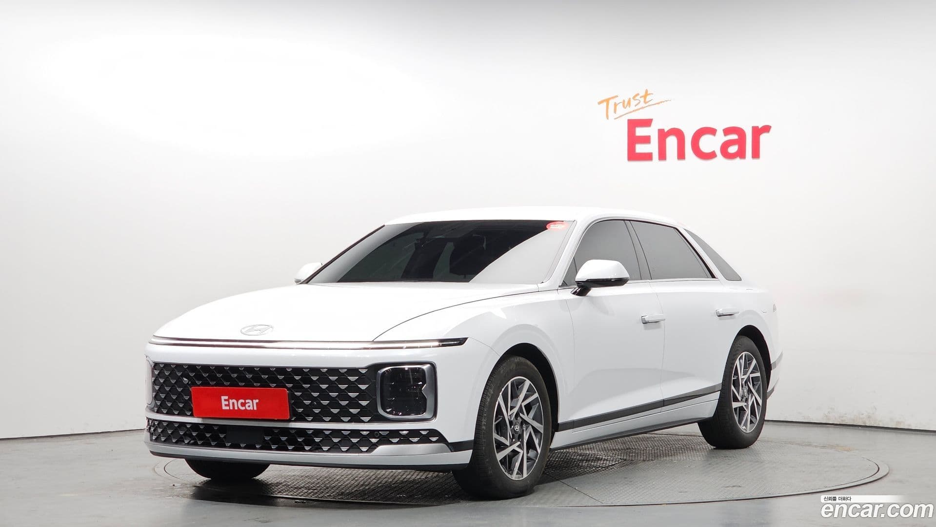 Main__Slider__Photo:Grandeur Hyundai 2024.10-0