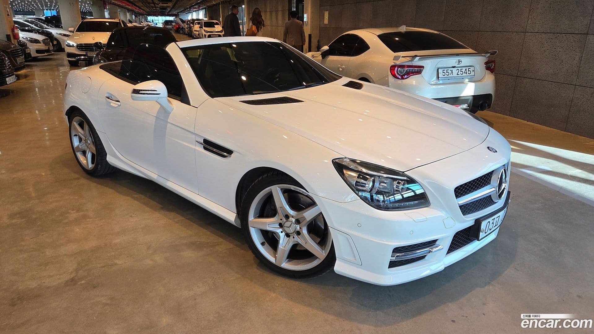 Main__Slider__Photo:SLK-Class Mercedes-Benz 2016.1-0