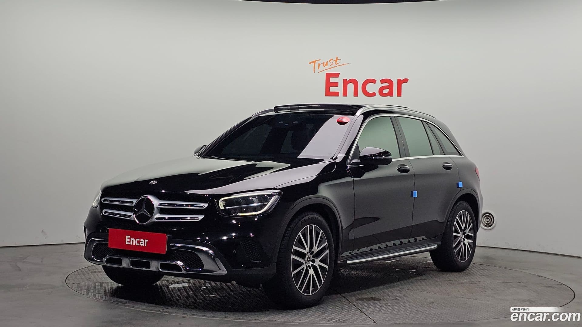 Main__Slider__Photo:GLC-Class Mercedes-Benz 2021.3-0