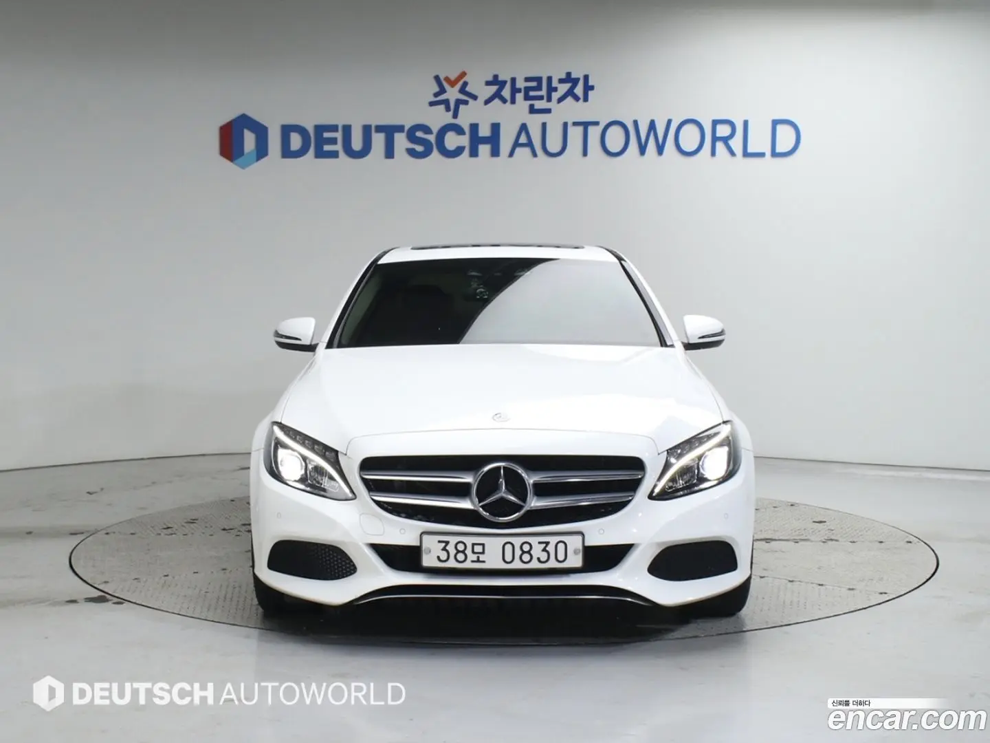 Main__Slider__Photo:C-Class Mercedes-Benz 2016.5-0