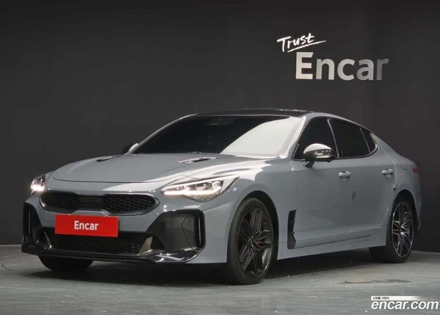 Main__Slider__Photo:Stinger Kia 2022.8-0