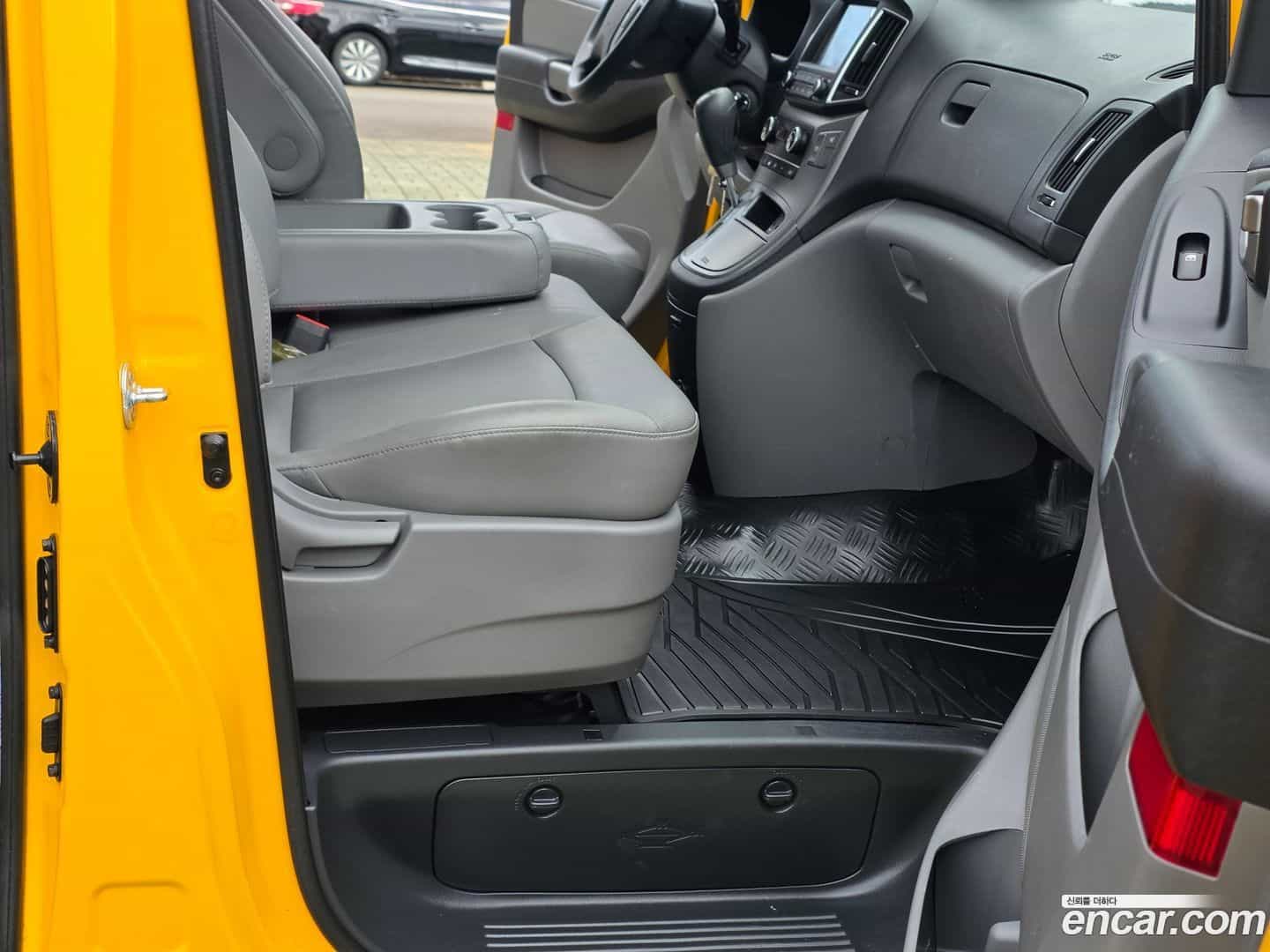 Starex Hyundai 2020.6-OPTION-020