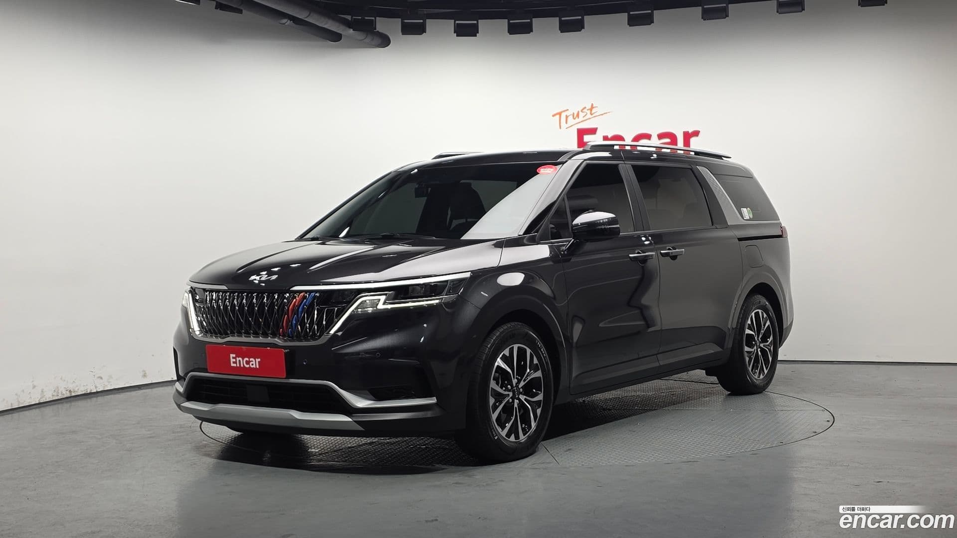 Main__Slider__Photo:Canival Kia 2021.8-0