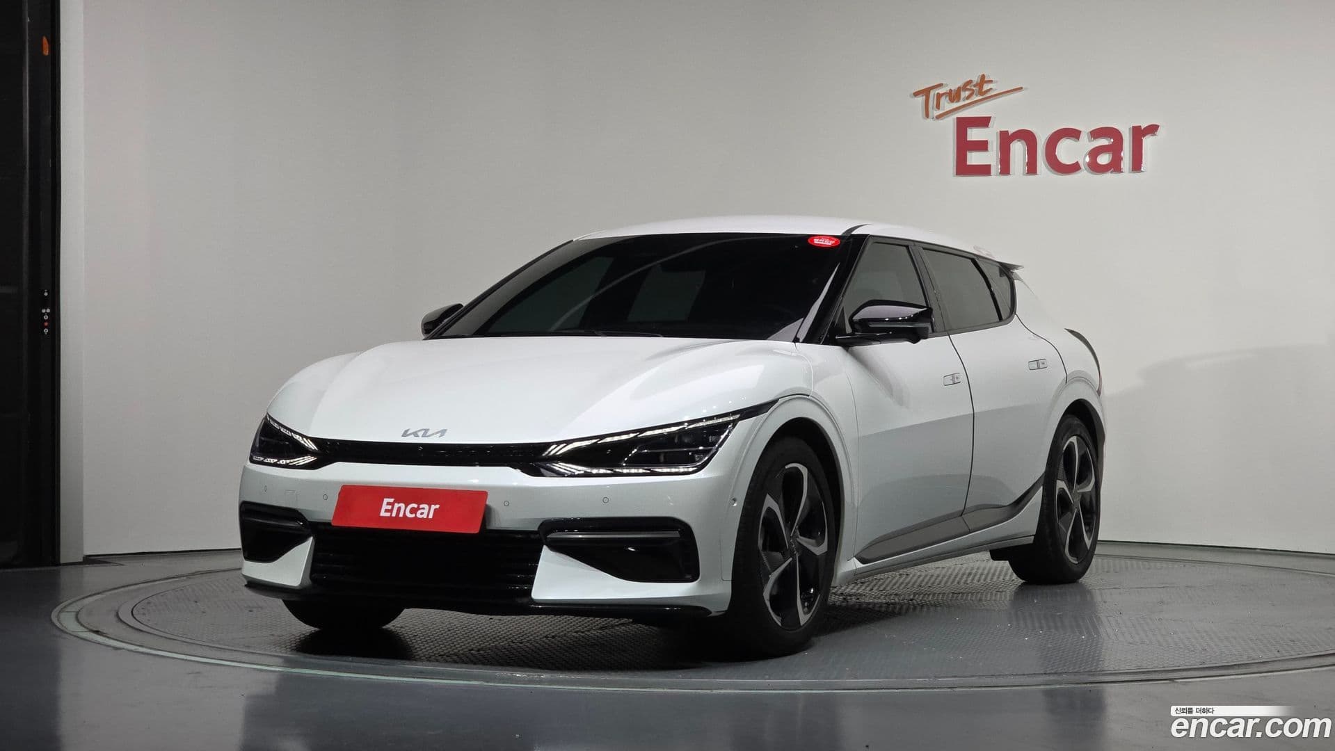 Main__Slider__Photo:EV6 Kia 2023.8-0