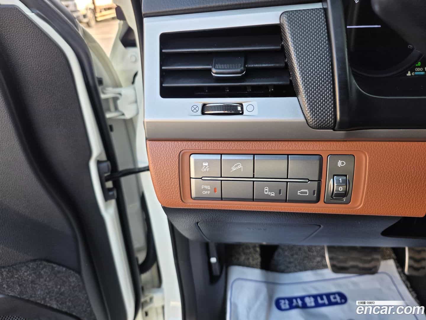 Rexton KG Mobility 2019.2-INNER-010