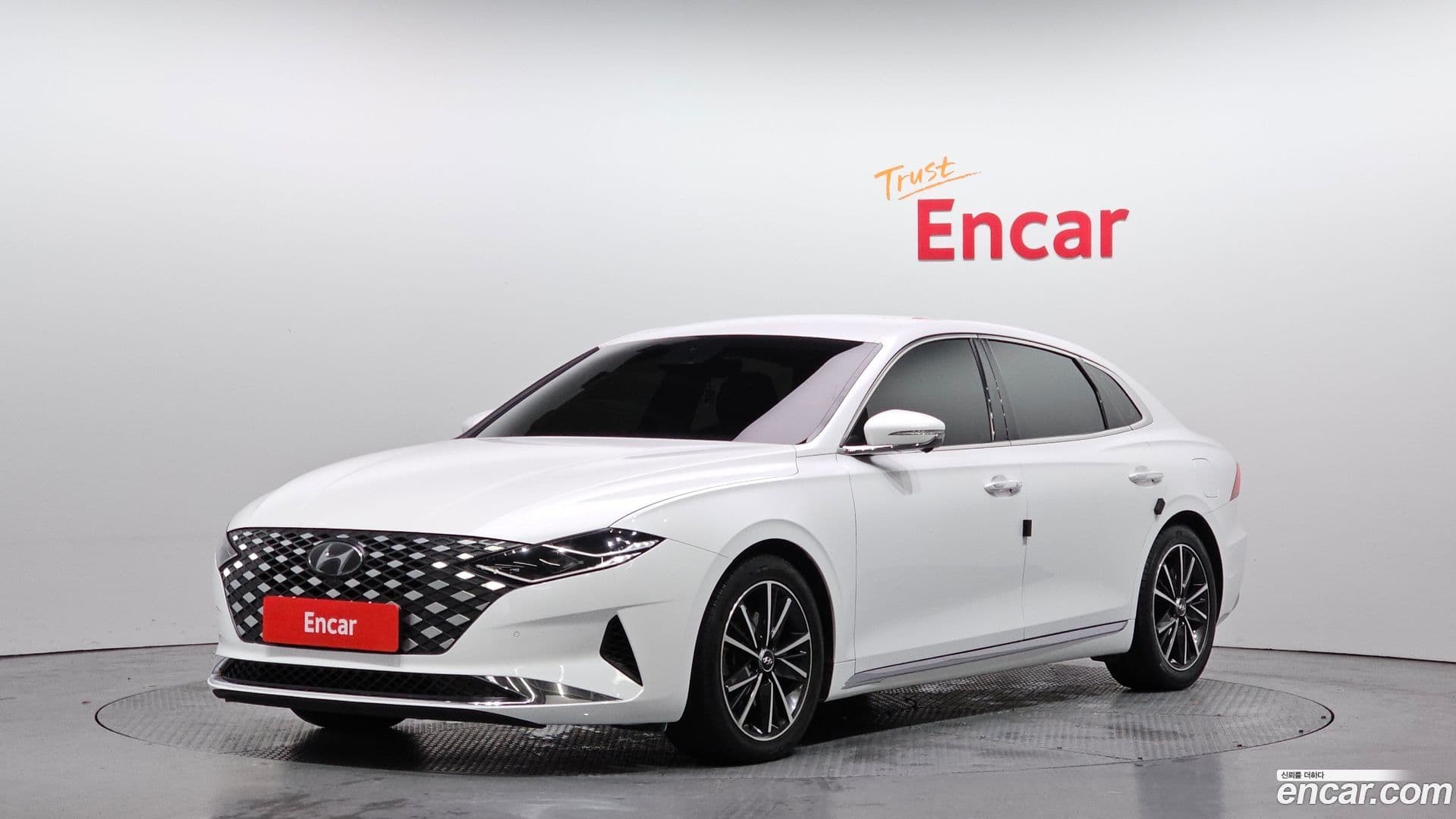 Main__Slider__Photo:Grandeur Hyundai 2020.0-0