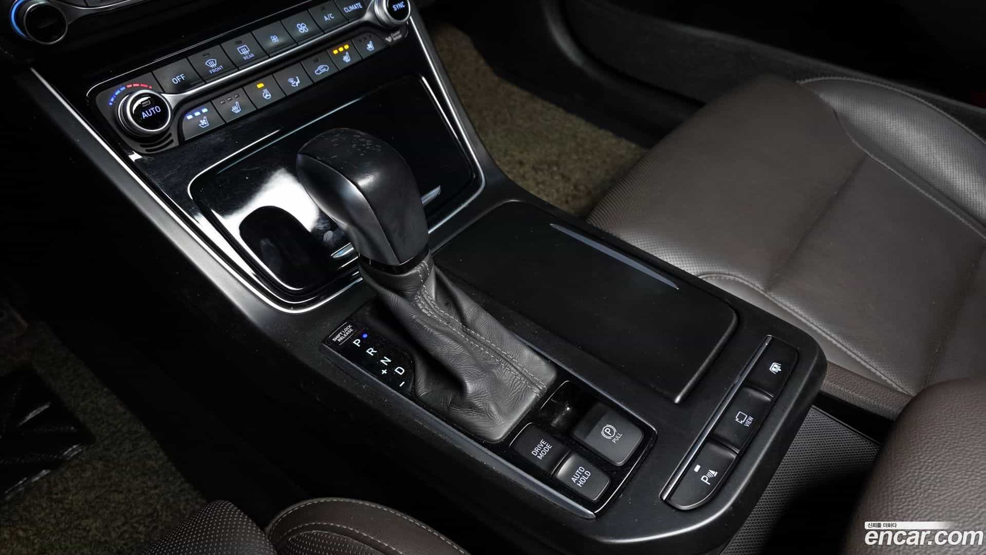 Grandeur Hyundai 2018.0-INNER-009