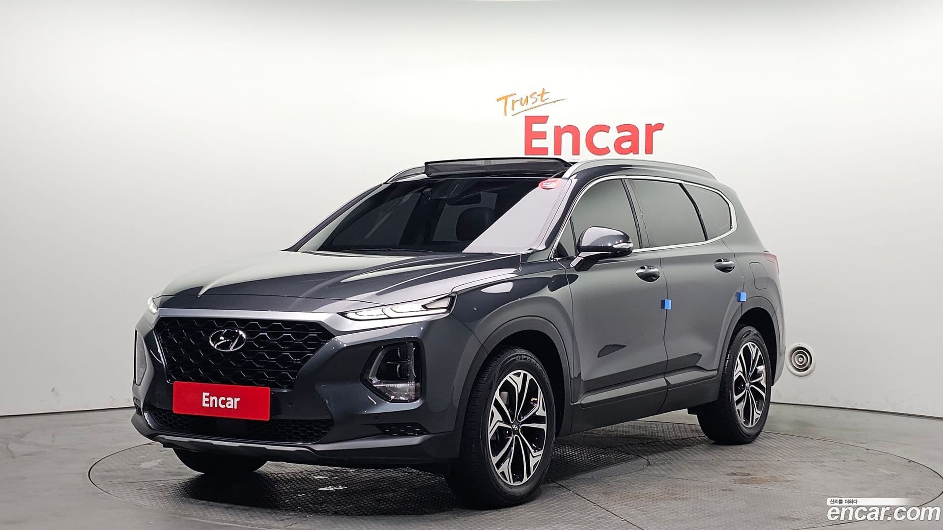 Main__Slider__Photo:Santafe Hyundai 2018.10-0