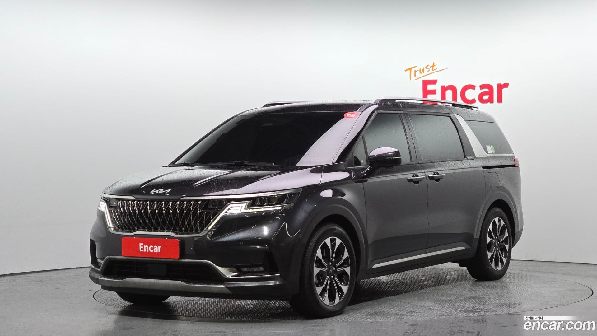 Main__Slider__Photo:Canival Kia 2023.2-0