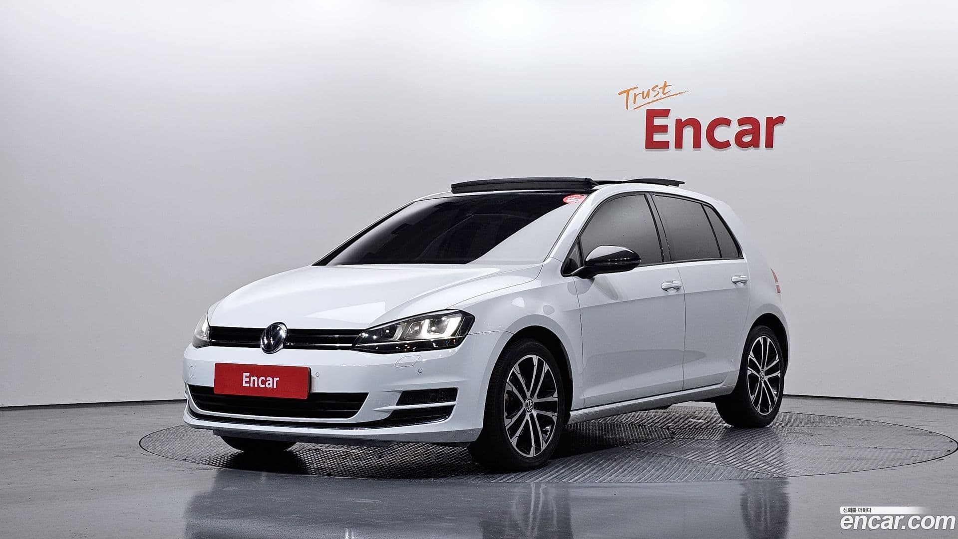 Main__Slider__Photo:Golf Volkswagen 2015.11-0