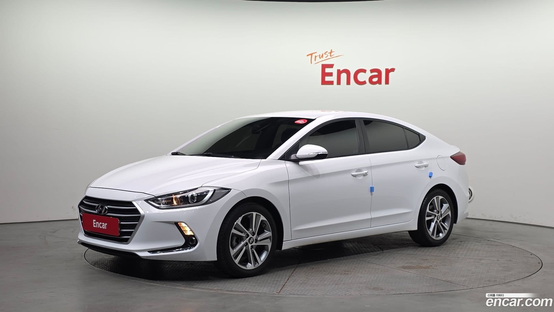 Main__Slider__Photo:AVANTE Hyundai 2018.7-0