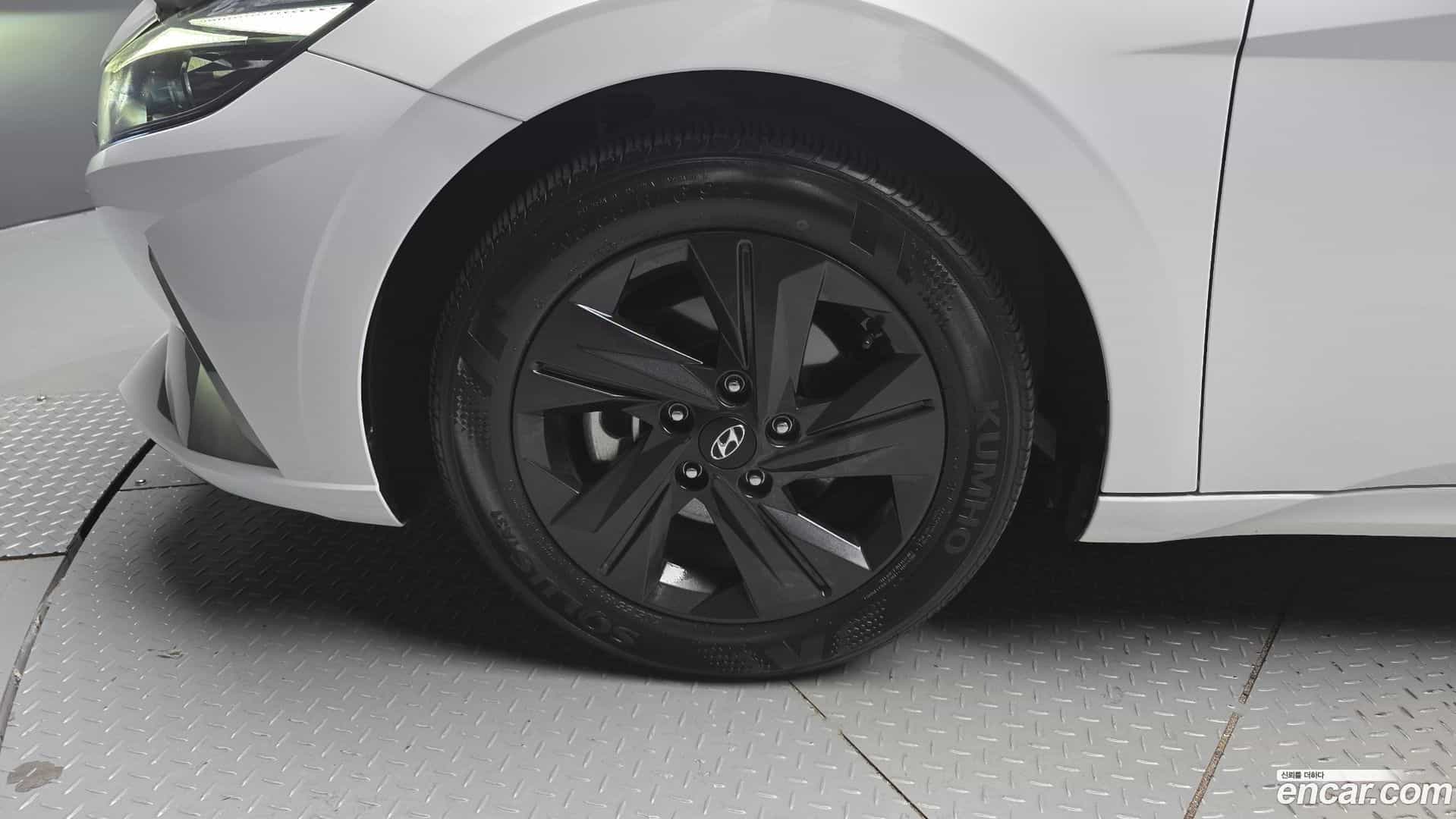 AVANTE Hyundai 2021.0-OUTER-005