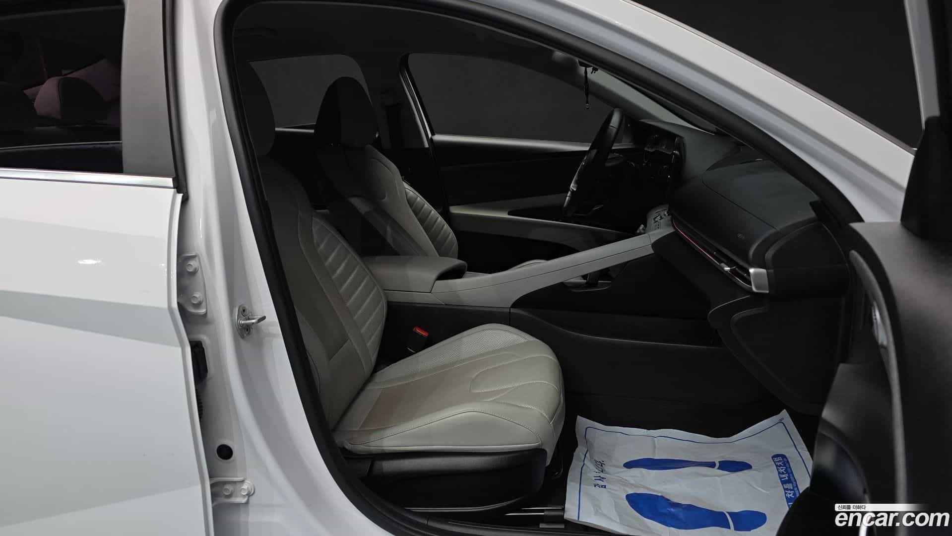 AVANTE Hyundai 2021.0-OPTION-015