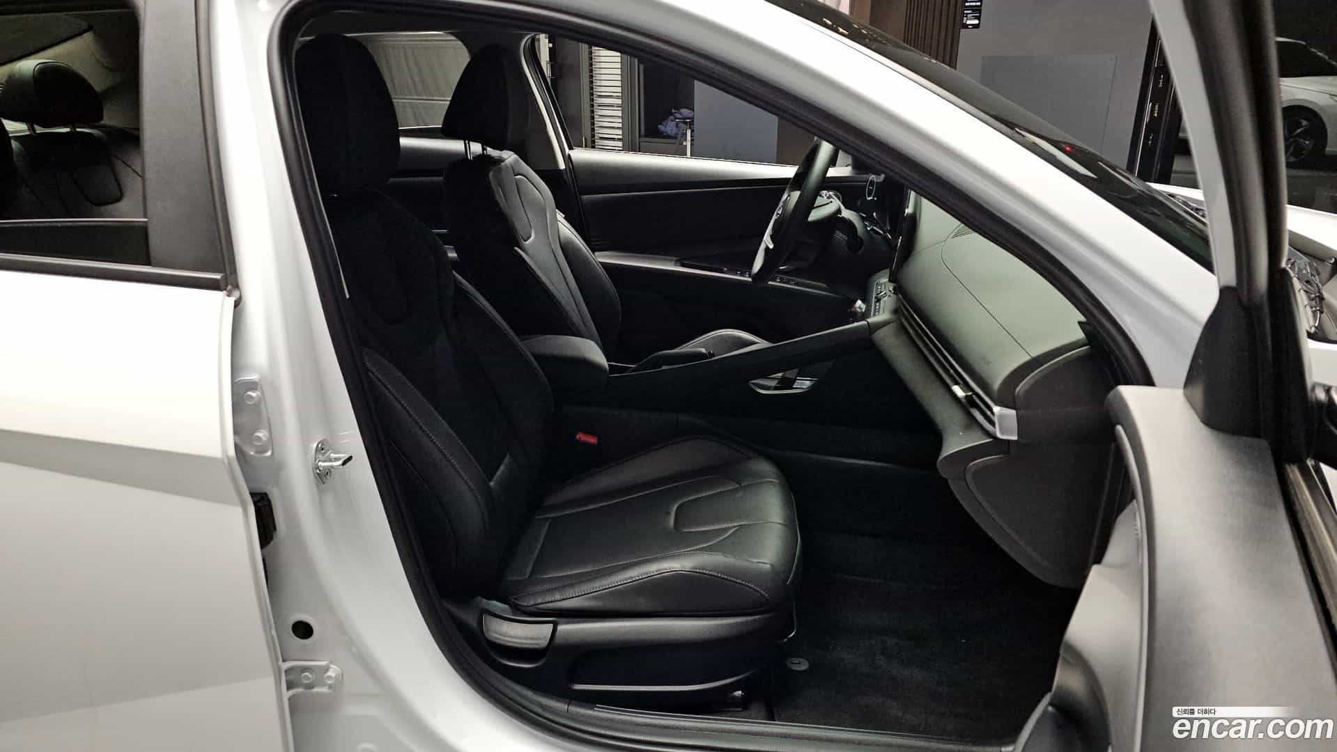 AVANTE Hyundai 2023.2-OPTION-016