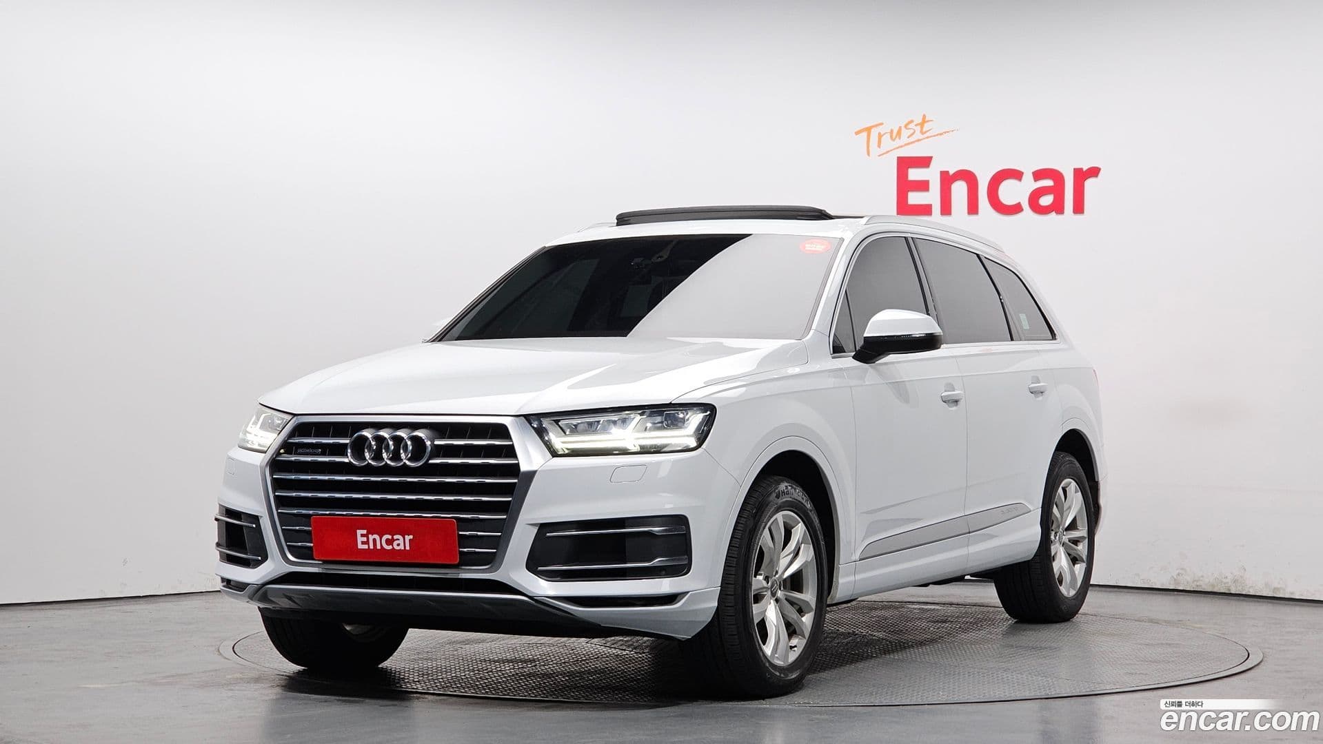 Main__Slider__Photo:Q7 Audi 2019.10-0