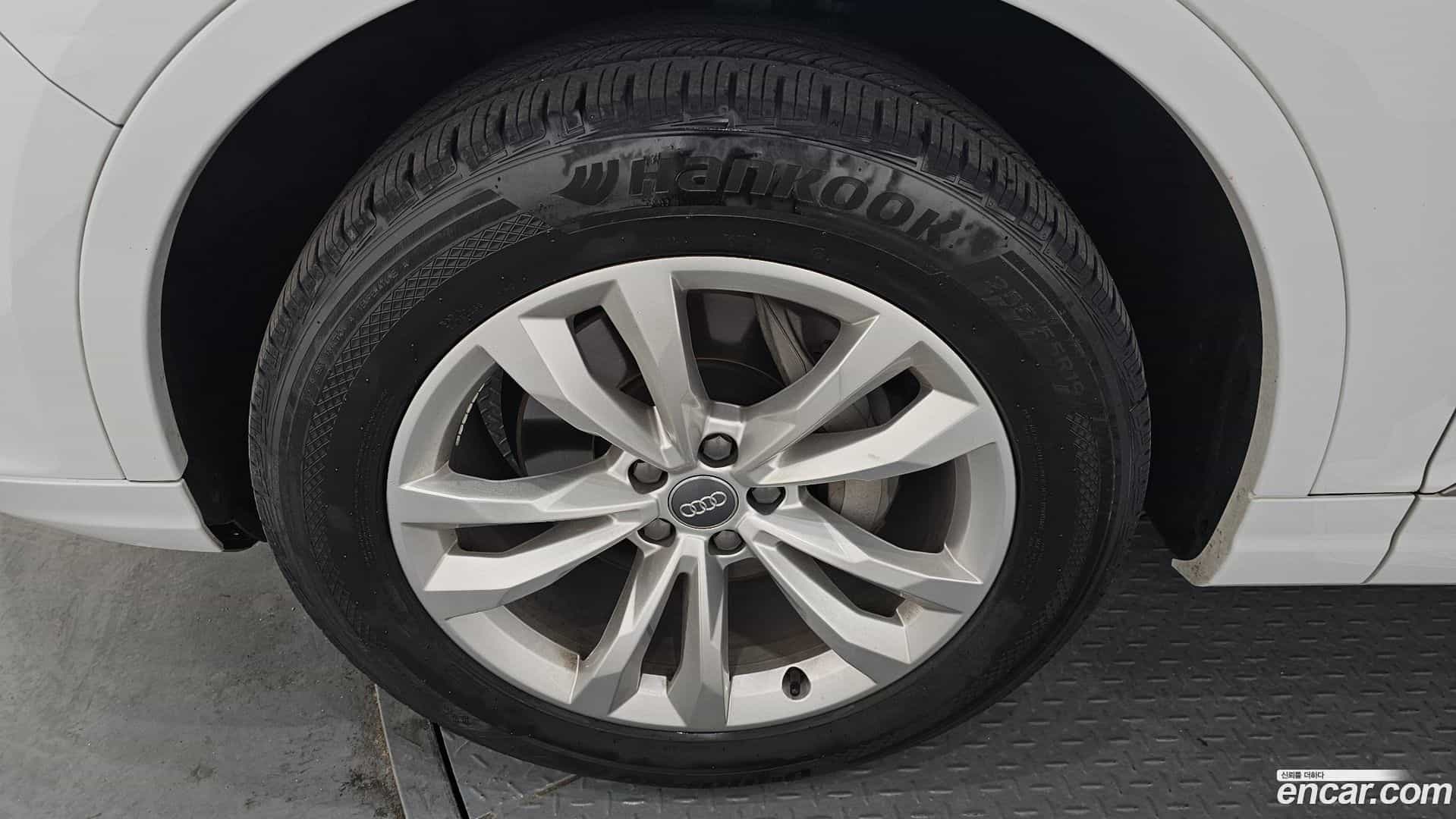 Q7 Audi 2019.10-OUTER-005