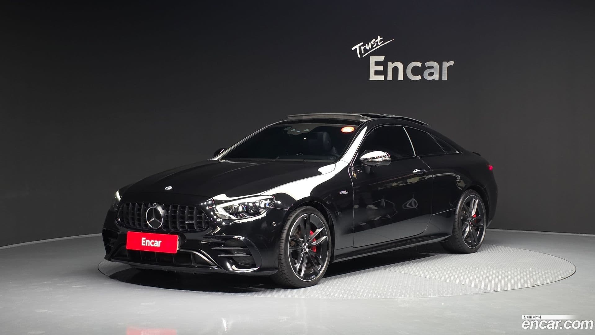 Main__Slider__Photo:E-Class Mercedes-Benz 2022.11-0
