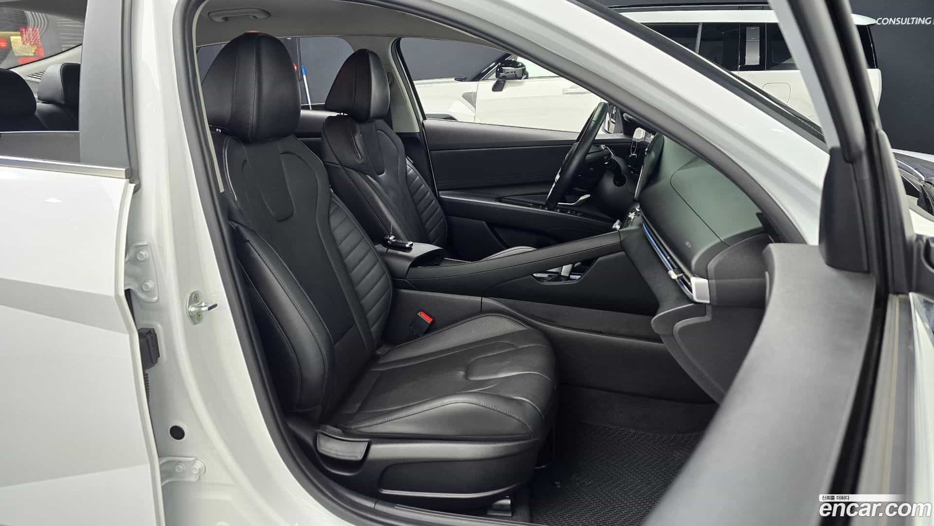 AVANTE Hyundai 2020.6-INNER-010