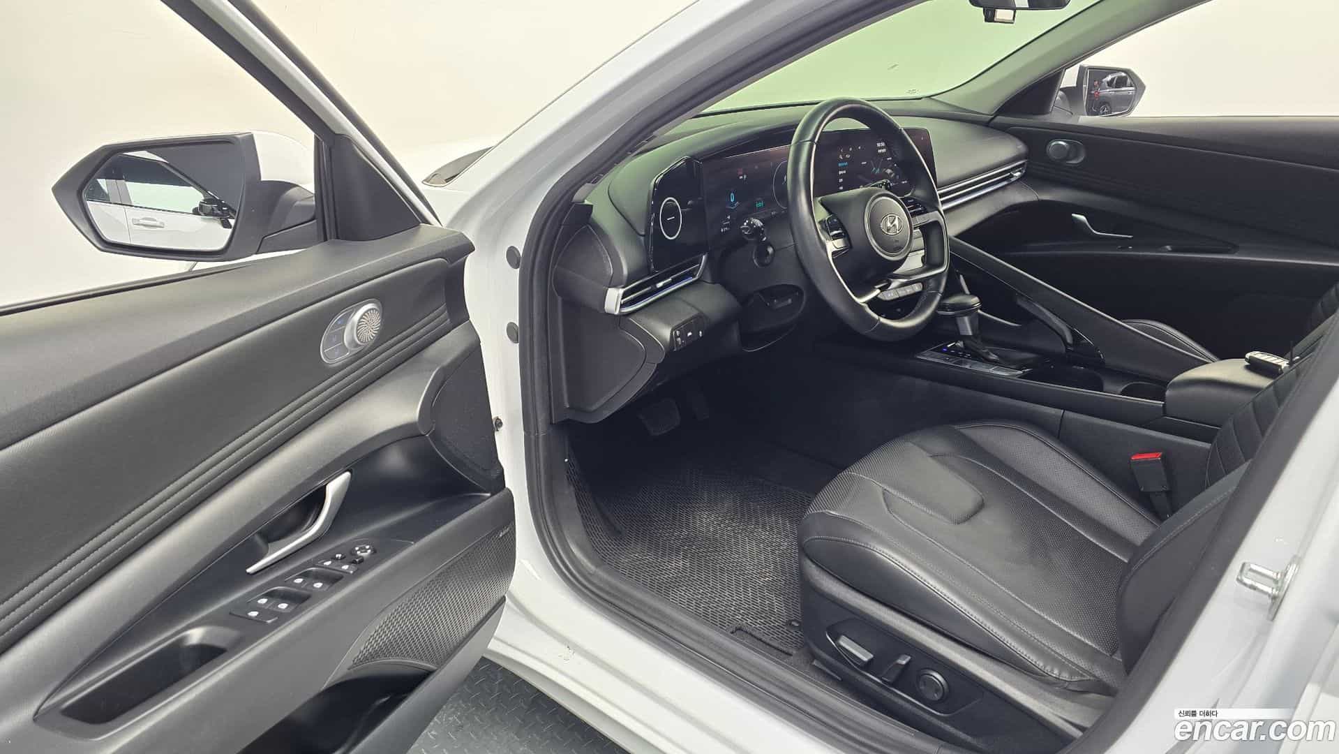 AVANTE Hyundai 2020.6-OPTION-015