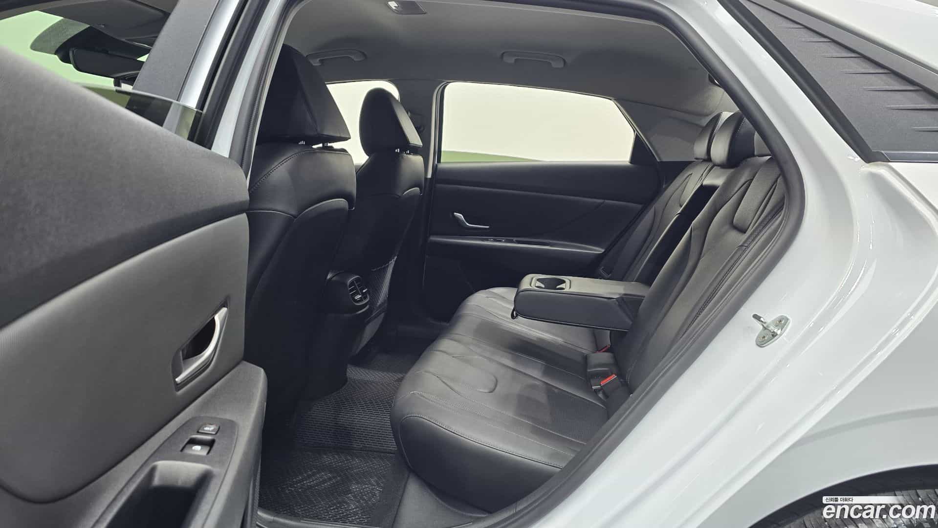 AVANTE Hyundai 2020.6-OPTION-016