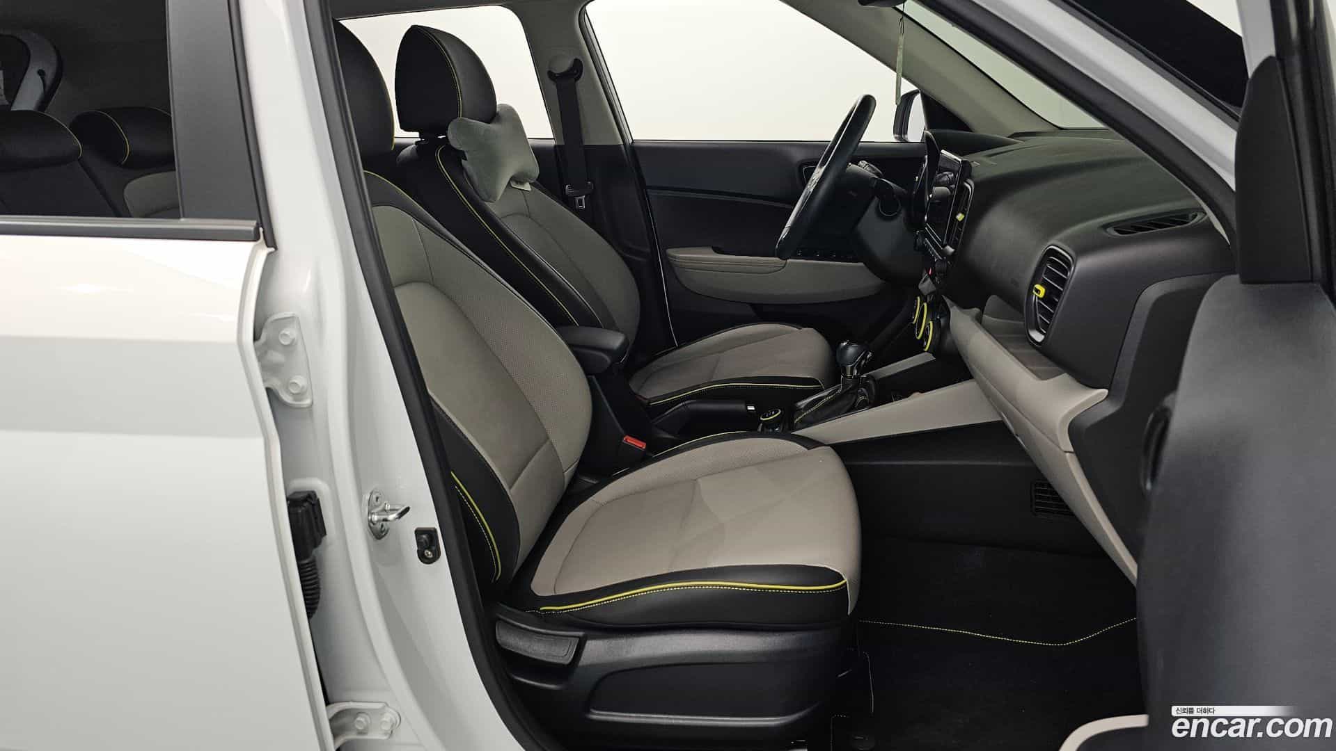 Venue Hyundai 2023.0-INNER-010