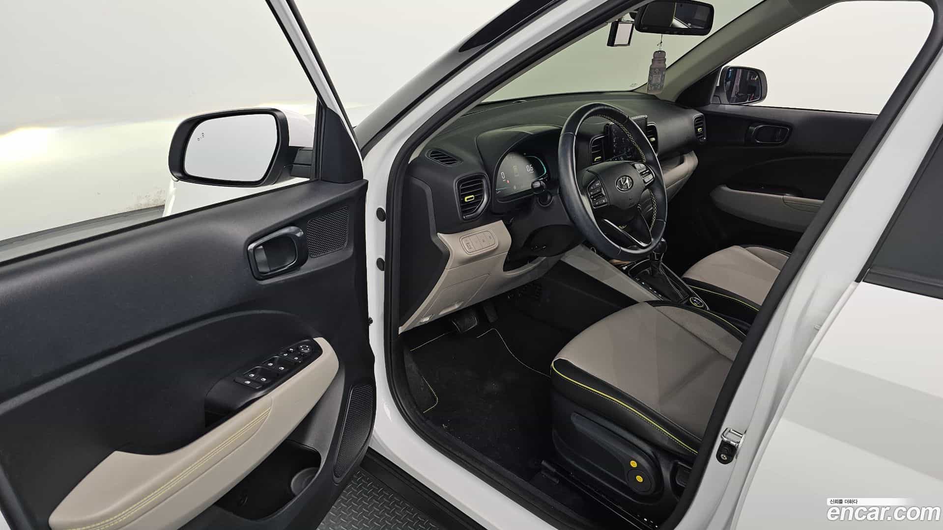 Venue Hyundai 2023.0-OPTION-015