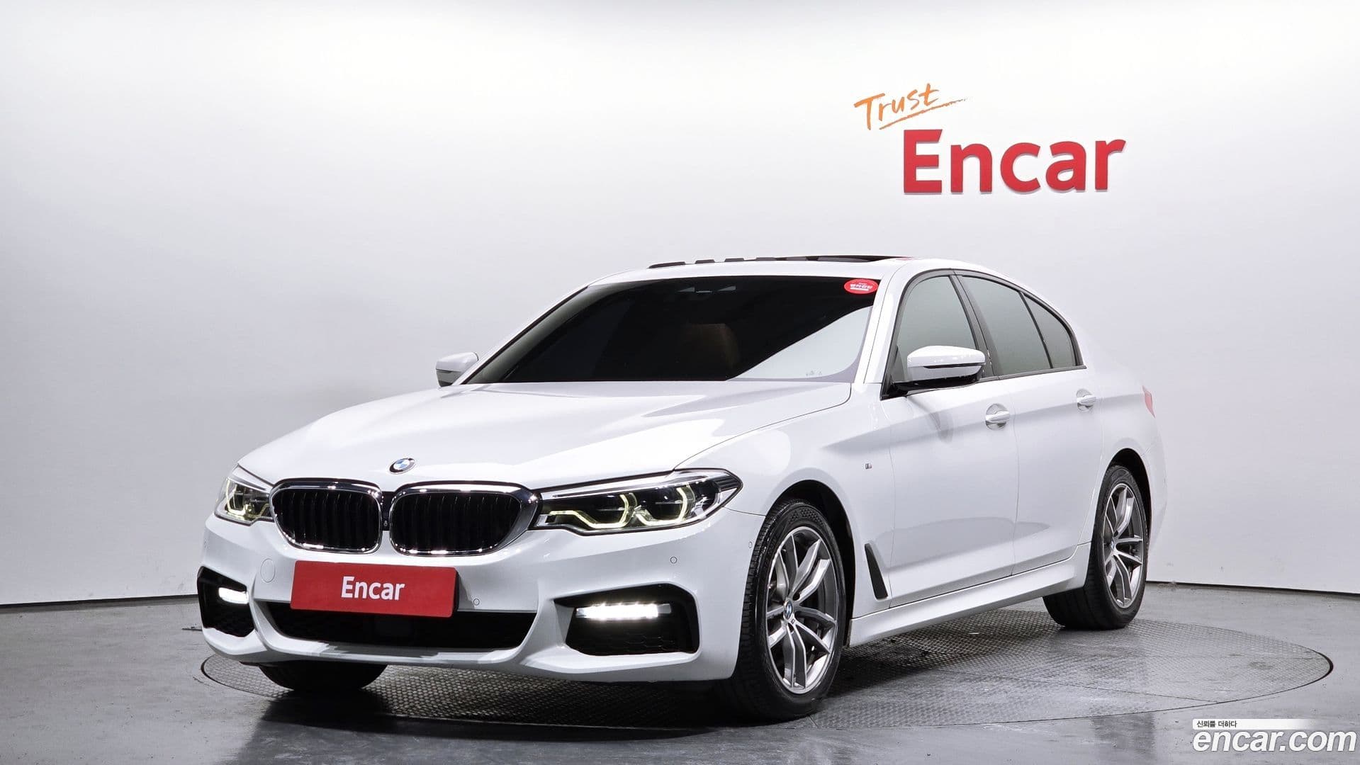 Main__Slider__Photo:5-Series BMW 2017.8-0