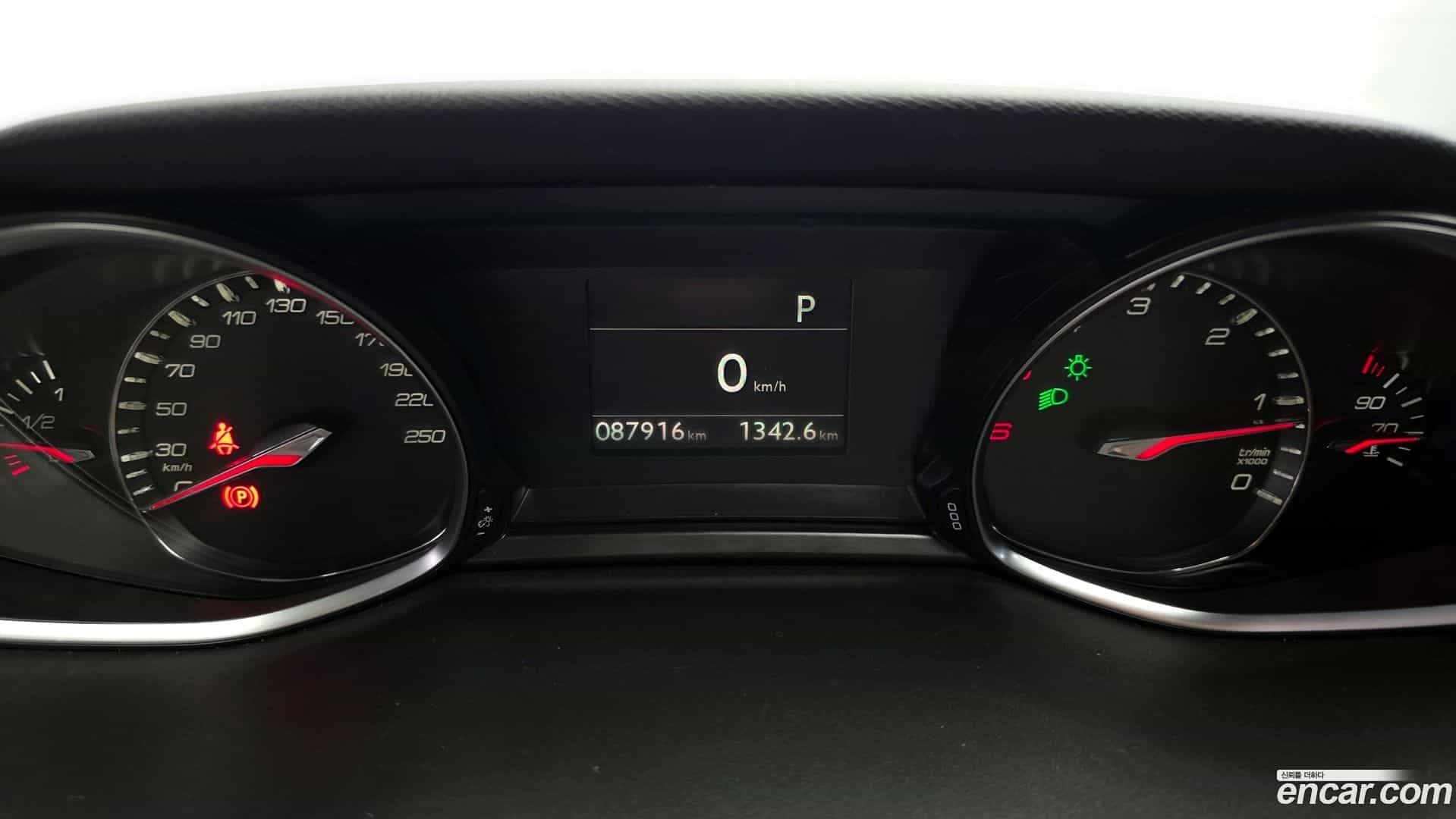 308 Peugeot 2016.11-INNER-008