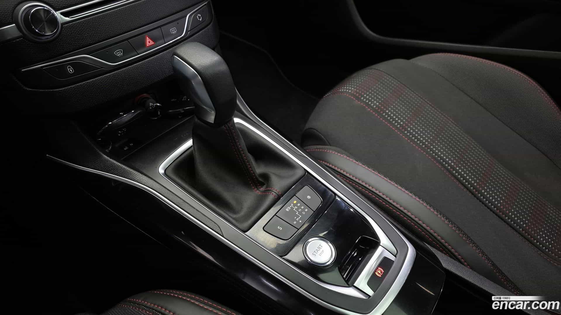 308 Peugeot 2016.11-INNER-009