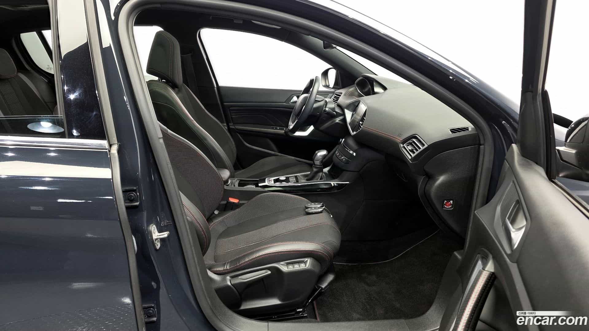 308 Peugeot 2016.11-INNER-010