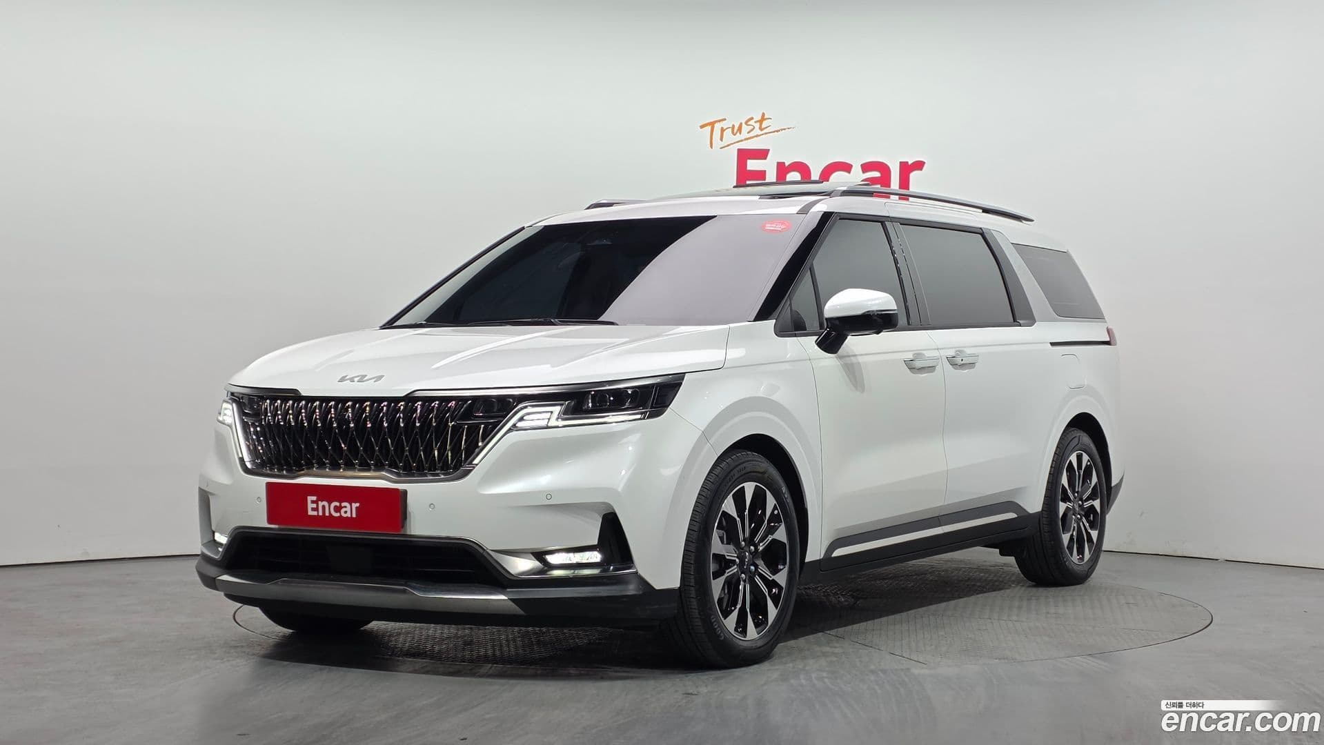 Main__Slider__Photo:Canival Kia 2023.10-0