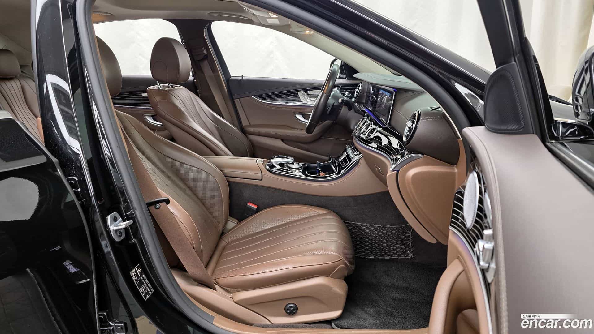 E-Class Mercedes-Benz 2020.2-OPTION-015