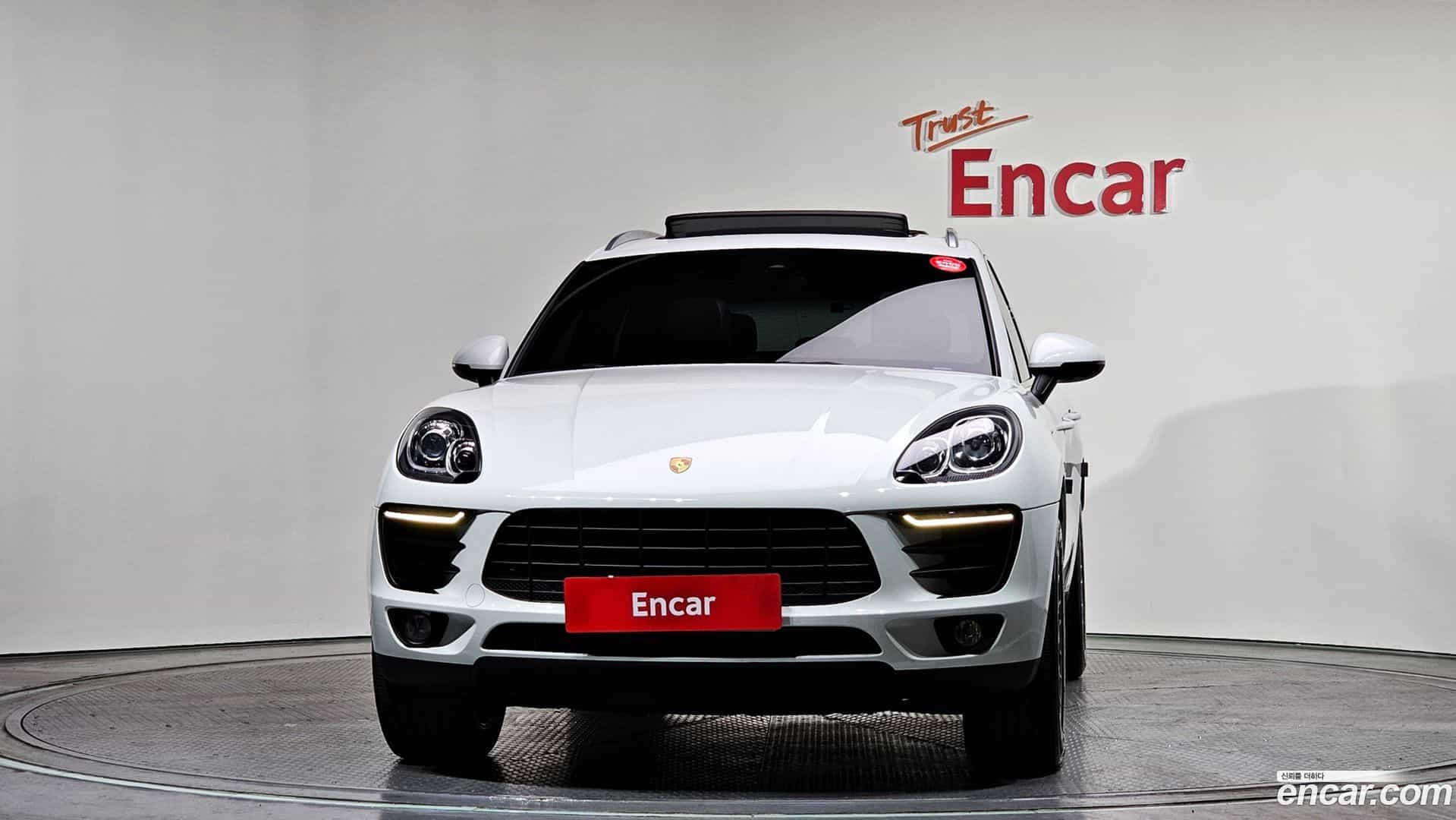 Macan Porsche 2016.2-OUTER-003