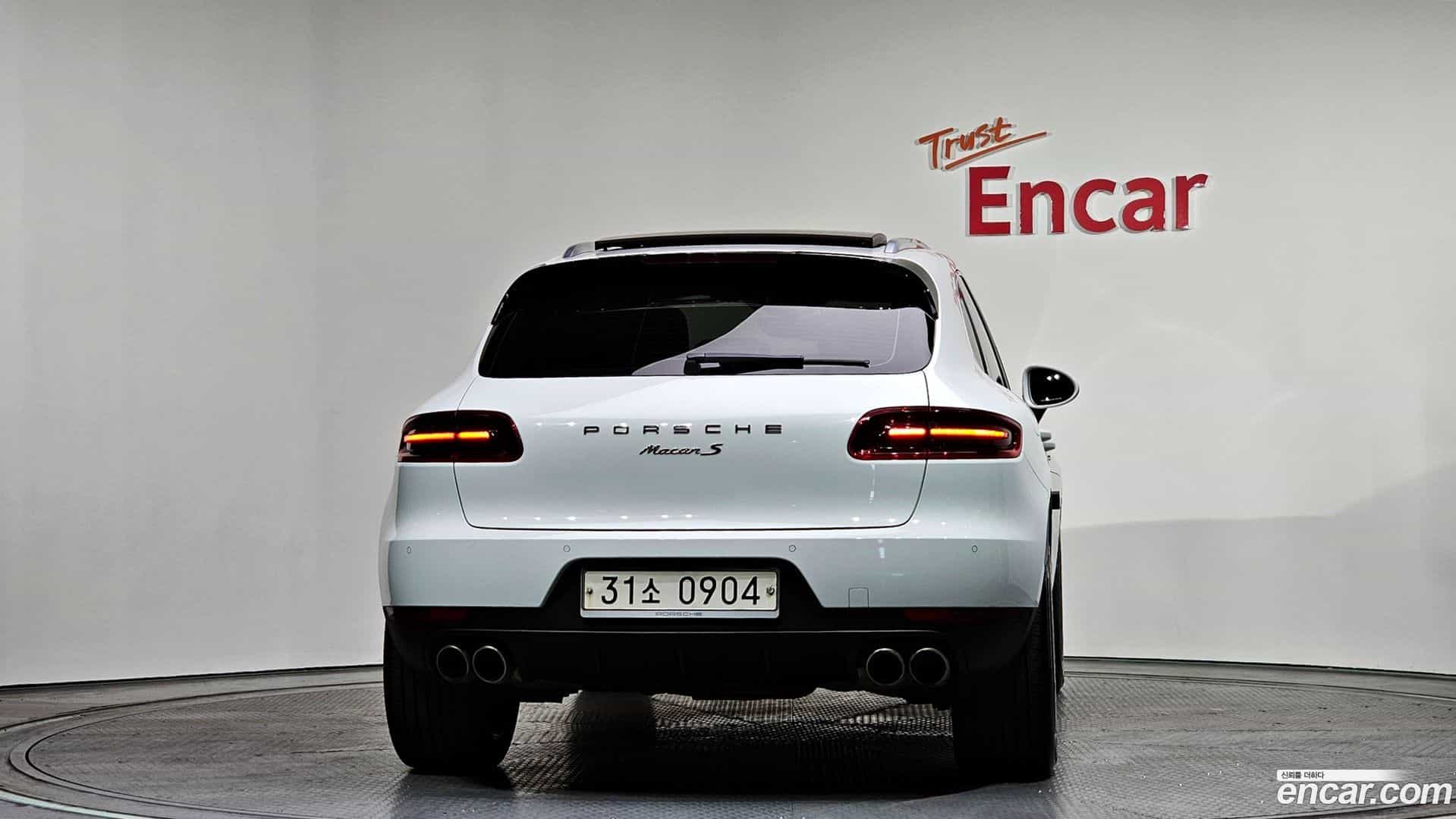 Macan Porsche 2016.2-OUTER-004